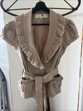 Jolt Taupe Ruffle-Trim Short-Sleeve Belted Cotton Jacket